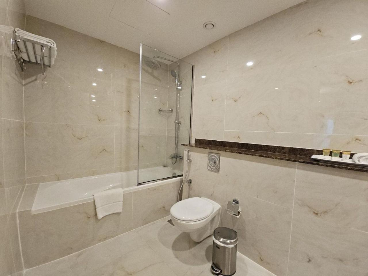 Royal Concorde Hotel & Suite ดูไบ ภายนอก รูปภาพ