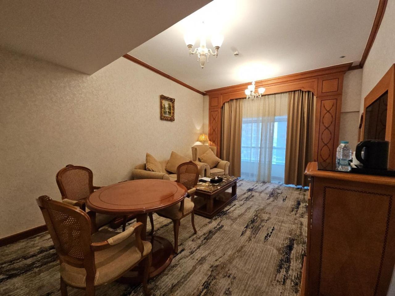 Royal Concorde Hotel & Suite ดูไบ ภายนอก รูปภาพ
