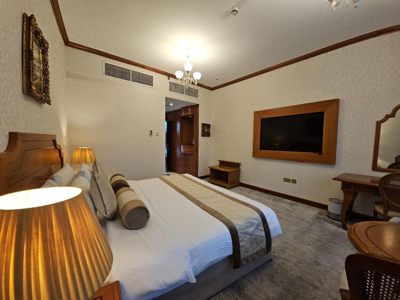 Royal Concorde Hotel & Suite ดูไบ ภายนอก รูปภาพ