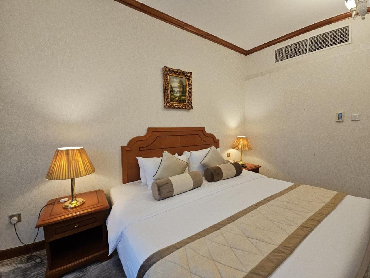 Royal Concorde Hotel & Suite ดูไบ ภายนอก รูปภาพ